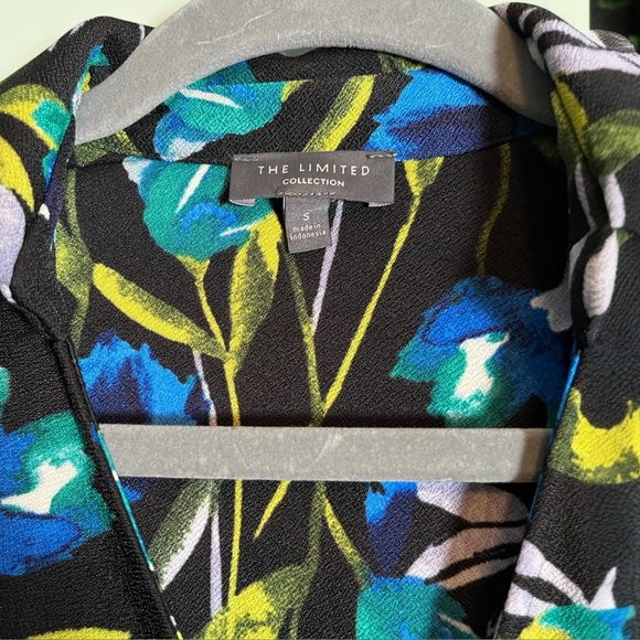 The Limited. Faux Wrap Dress. Floral Multicolor. Pullover. Size Small - Picture 7 of 11